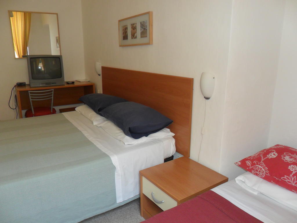 Albergo Romeo Noli Cameră foto